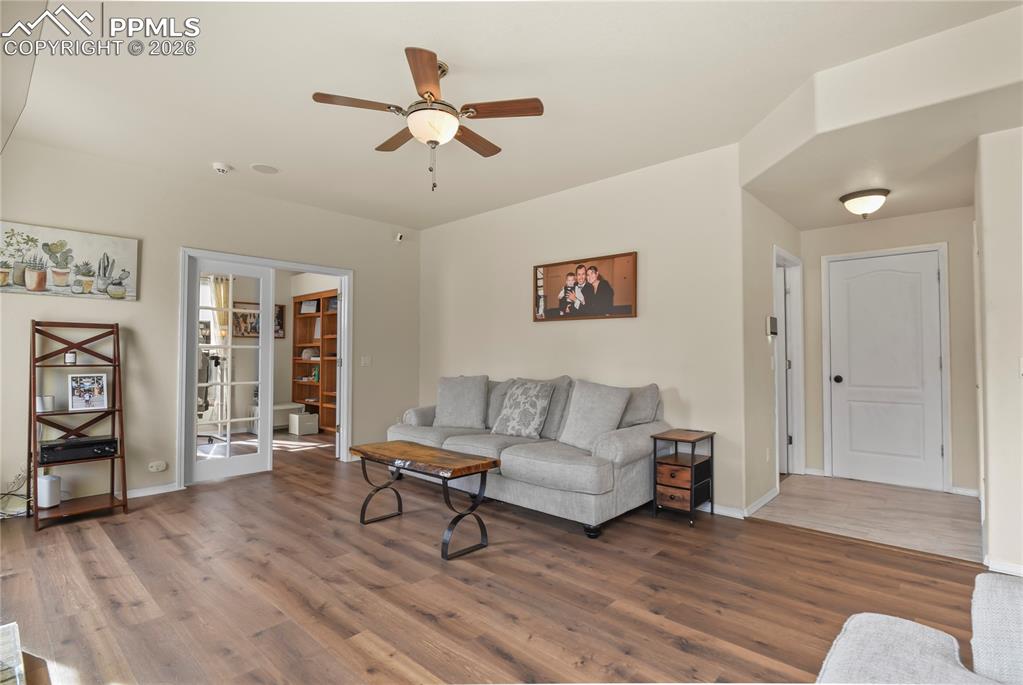 Image 10 of 50: Family Room