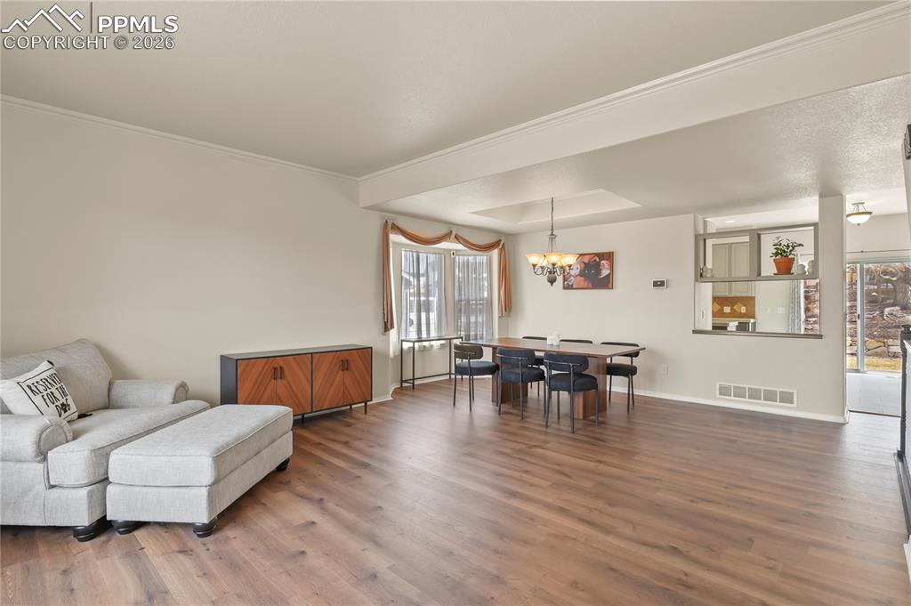 Image 18 of 50: Living Room