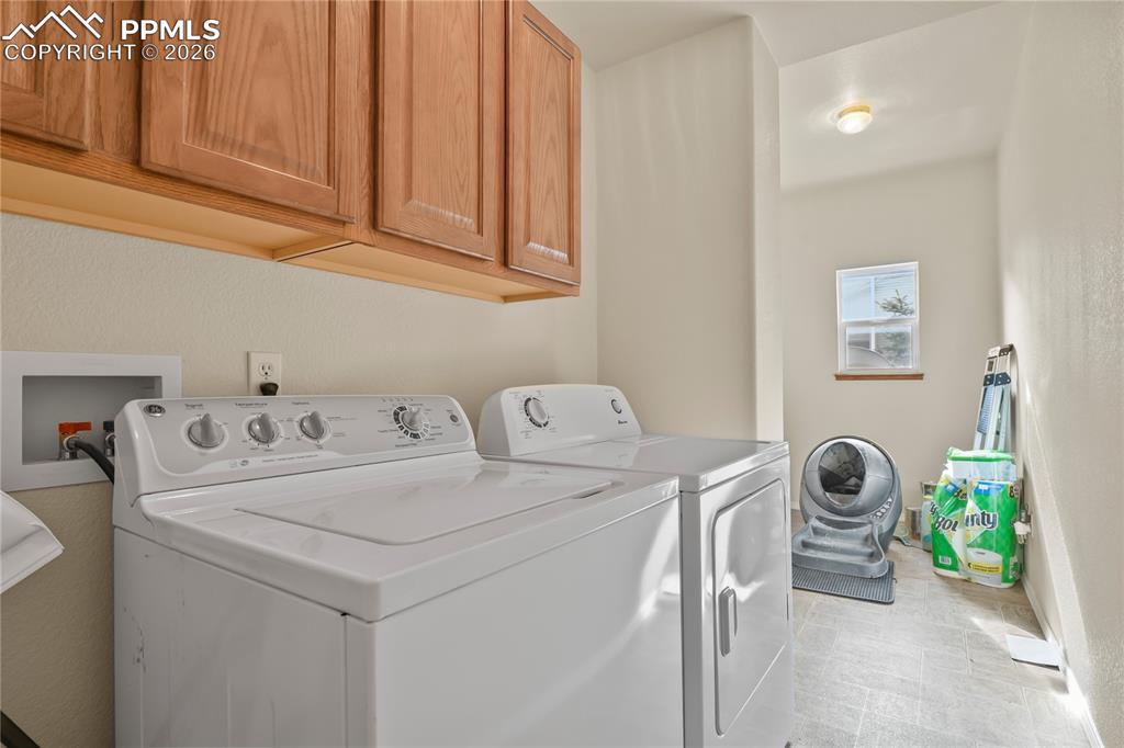 Image 22 of 50: Laundry