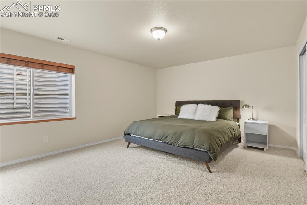 Image 43 of 50: Bedroom