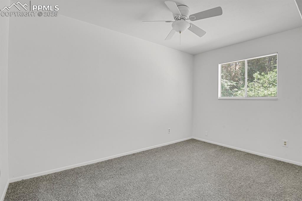 Image 11 of 28: Bedroom