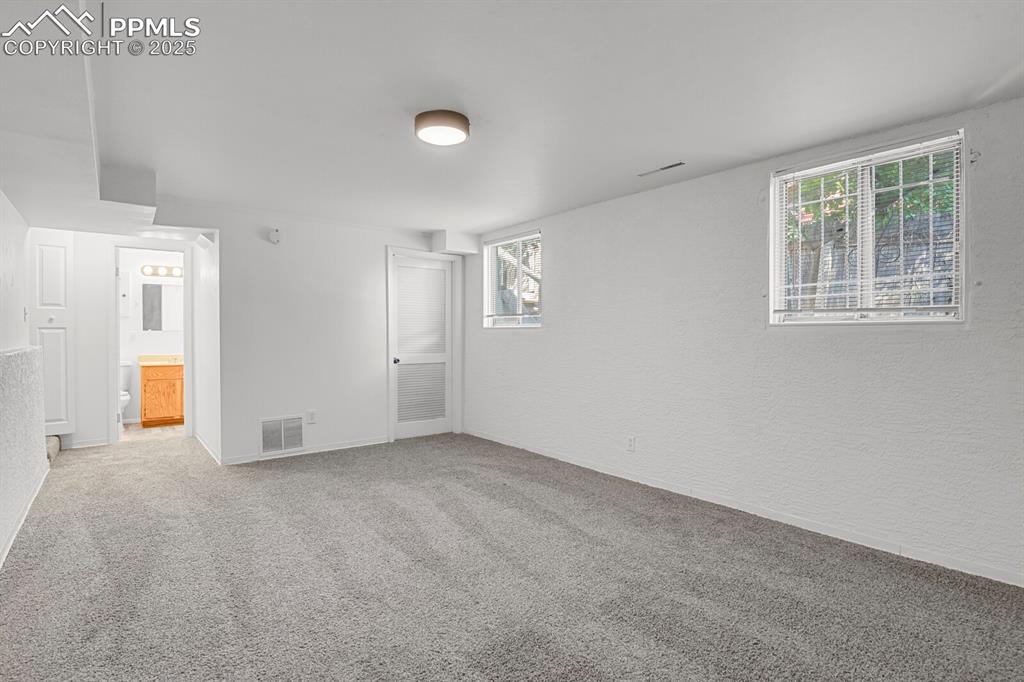 Image 19 of 28: Family Room