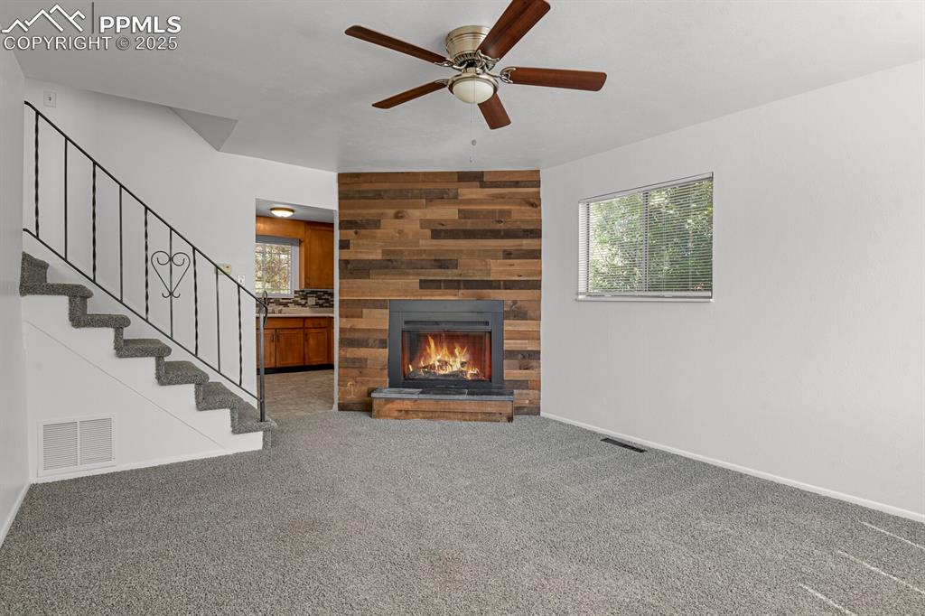 Image 4 of 28: Living Room