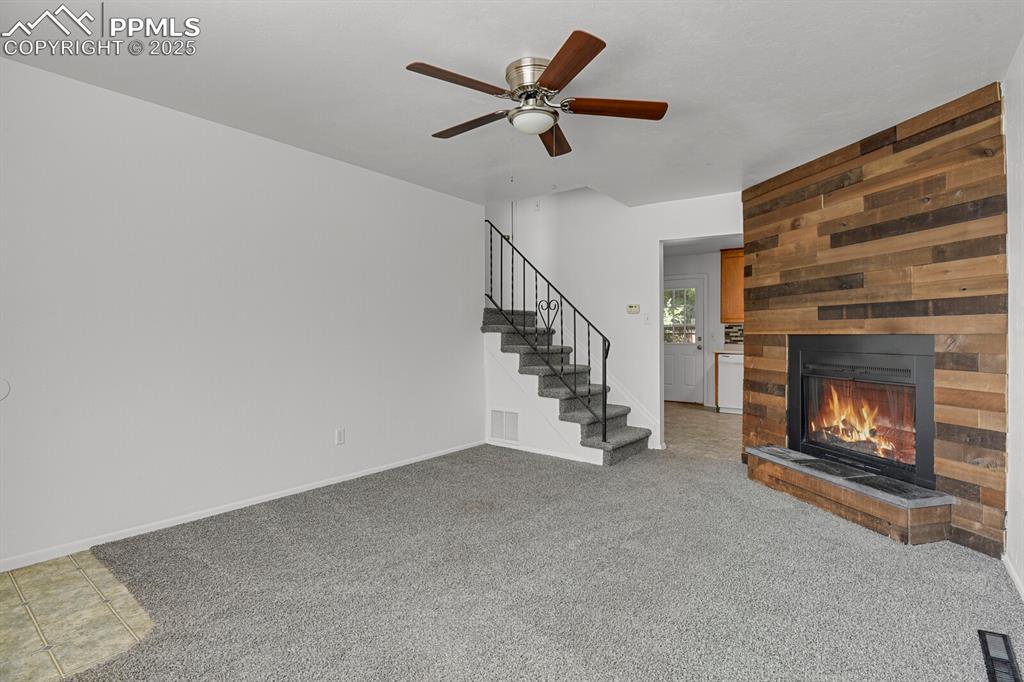 Image 5 of 28: Living Room