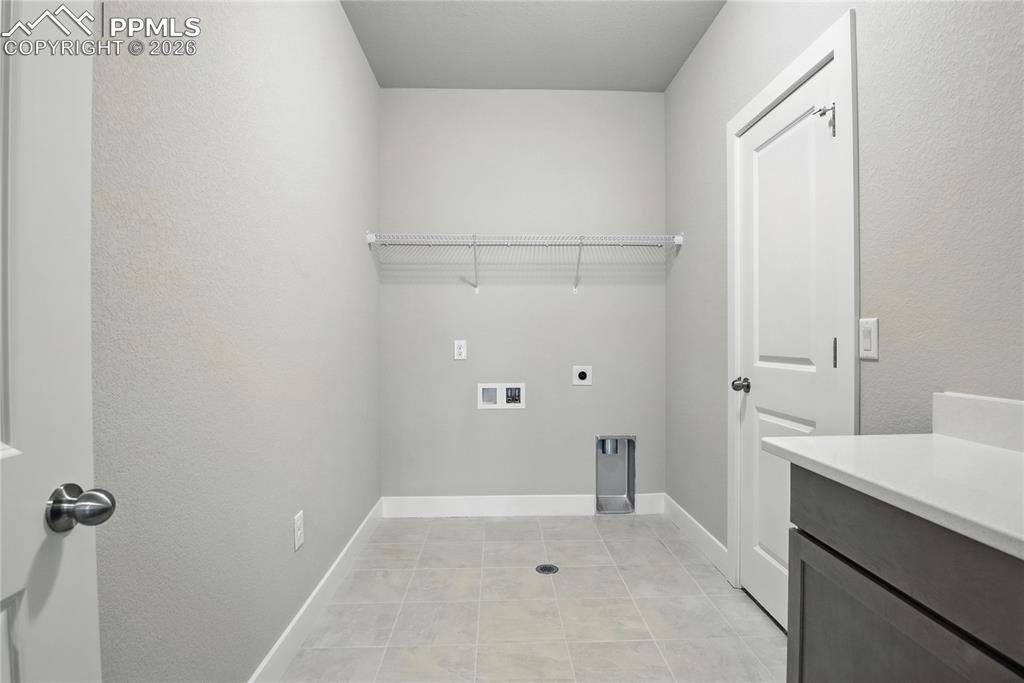 Image 14 of 39: Laundry