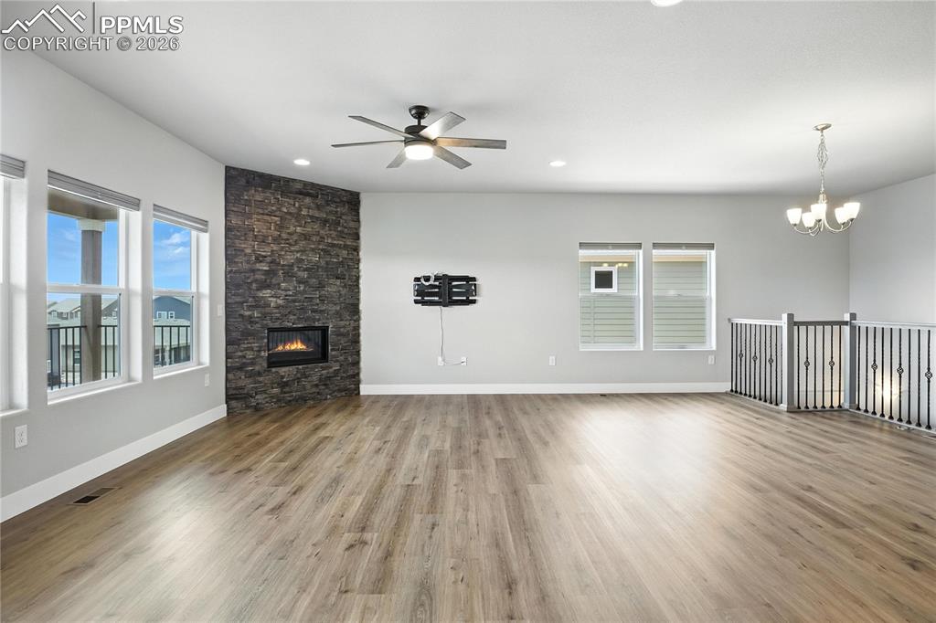 Image 20 of 39: Living Room