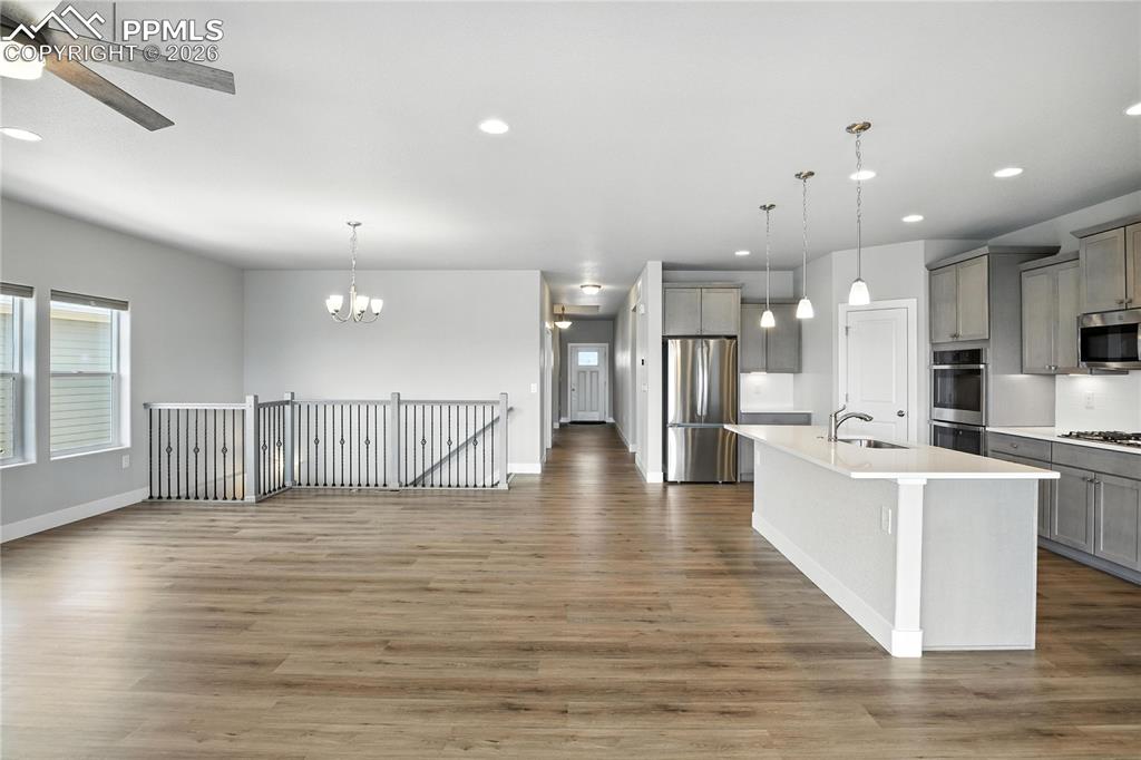 Image 21 of 39: Kitchen