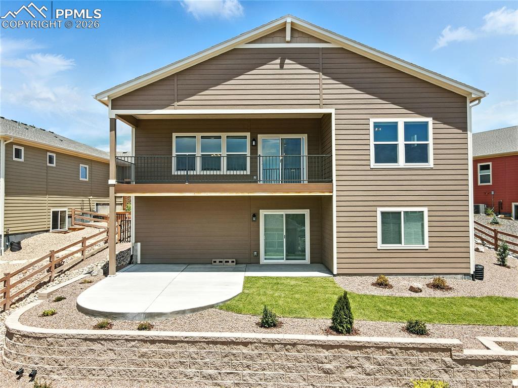 Image 37 of 39: Back of Structure