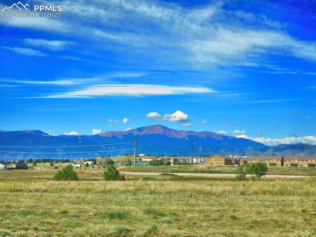 Image 12 of 12: Pikes Peak
