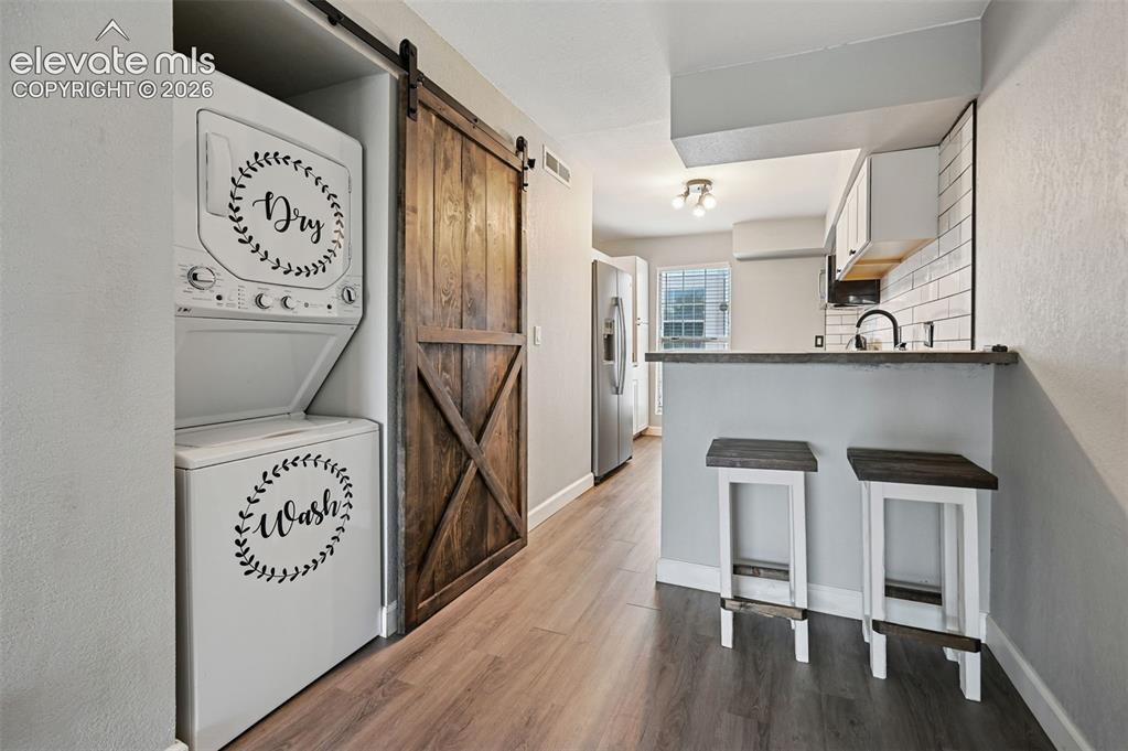 Image 5 of 22: Kitchen