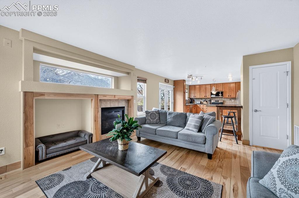 Image 20 of 37: Living Room