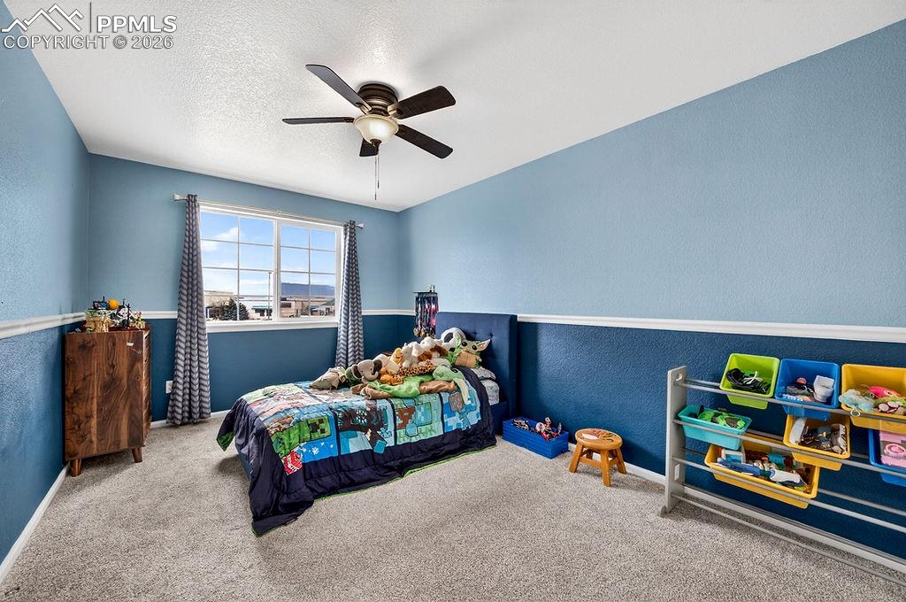 Image 22 of 37: Bedroom