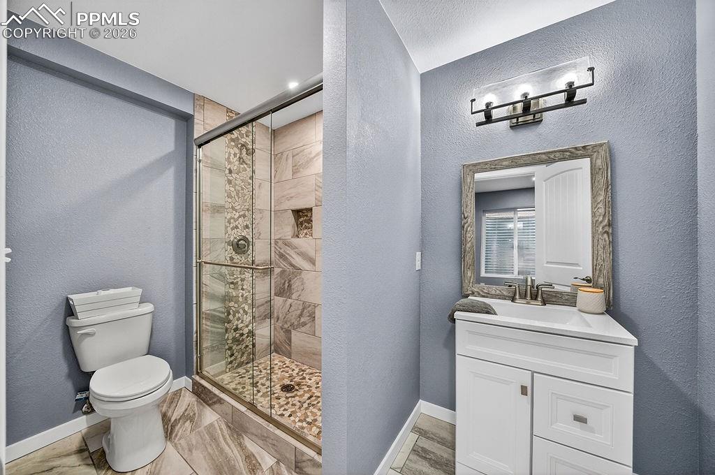 Image 33 of 37: Bathroom