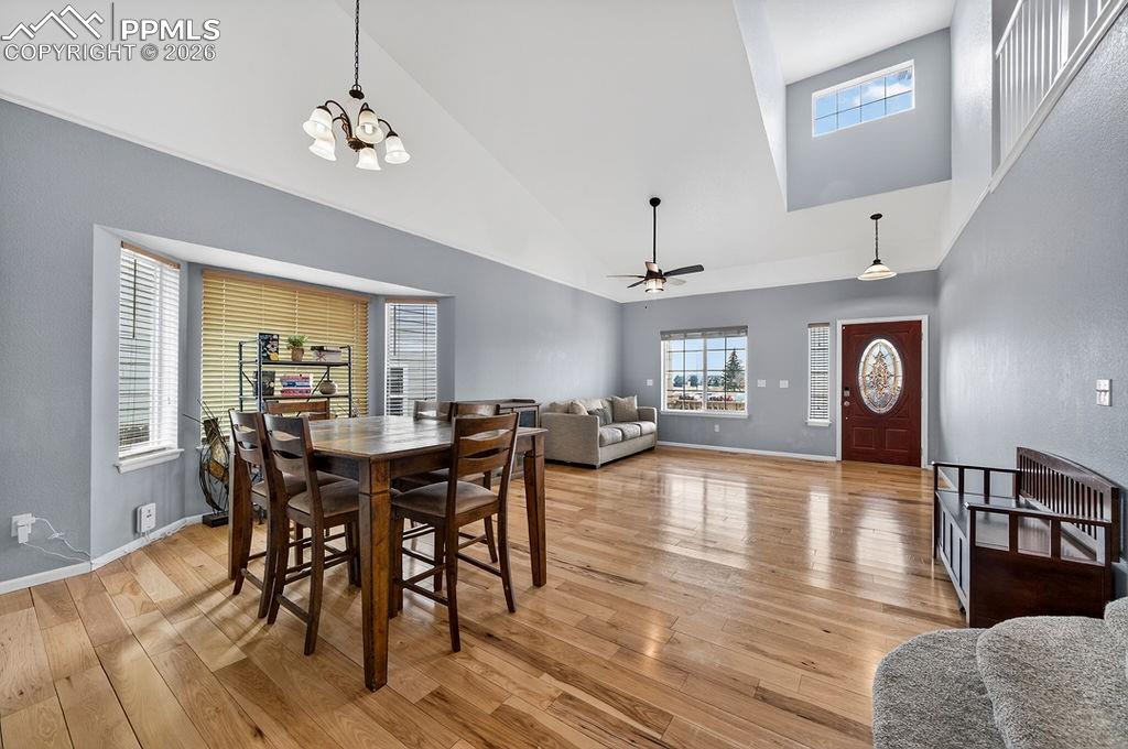 Image 4 of 37: Dining Area