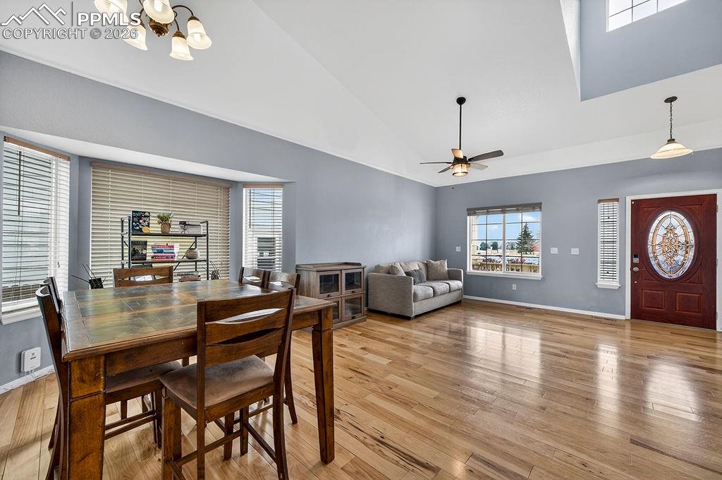 Image 5 of 37: Dining Area