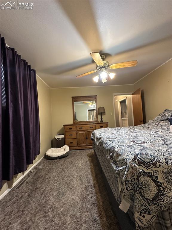 Image 19 of 33: Bedroom