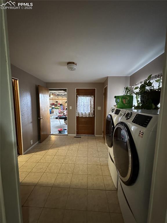 Image 24 of 33: Laundry