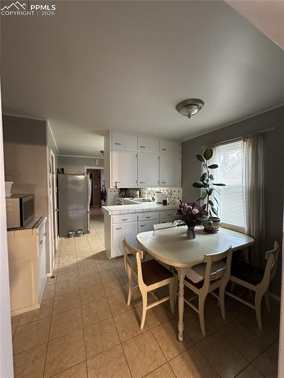 Image 4 of 33: Dining Area