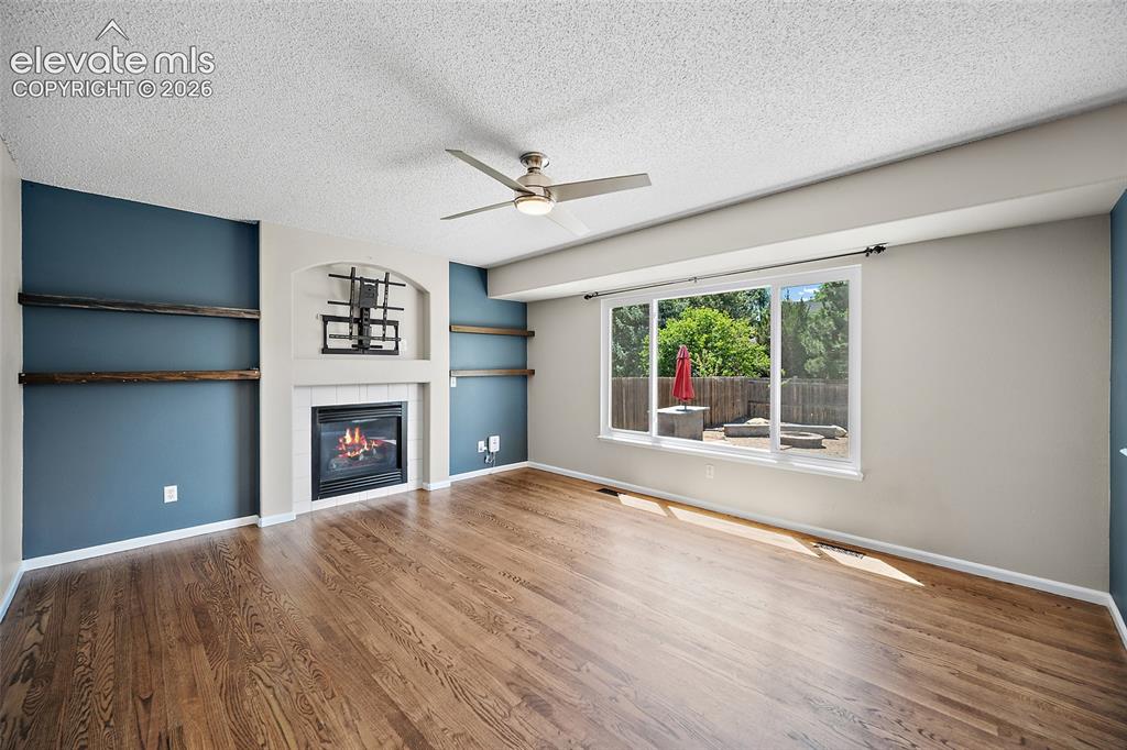 Image 11 of 49: Living Room