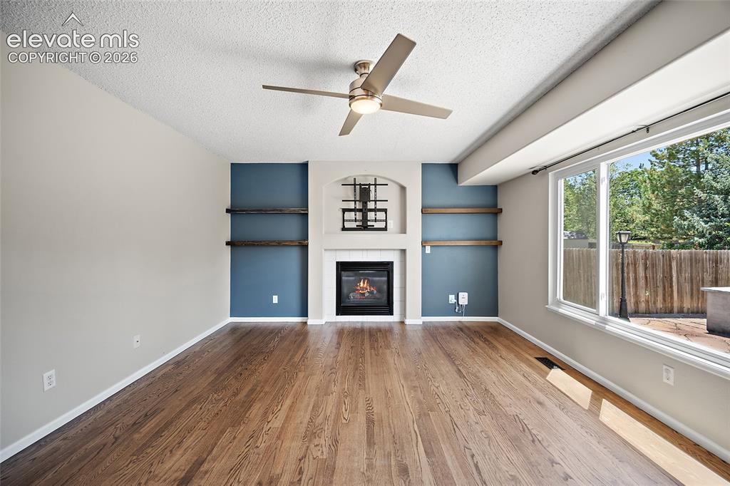 Image 12 of 49: Living Room