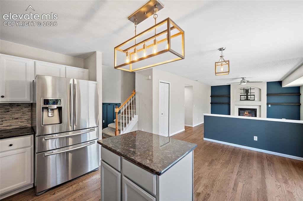 Image 9 of 49: Kitchen