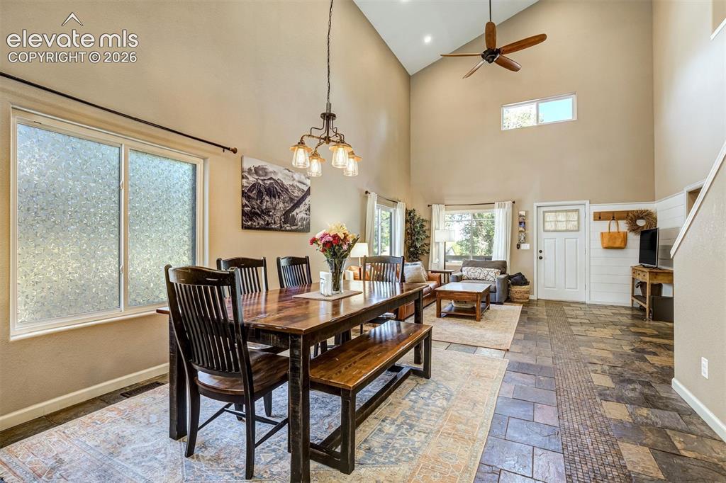 Image 15 of 29: Dining Area