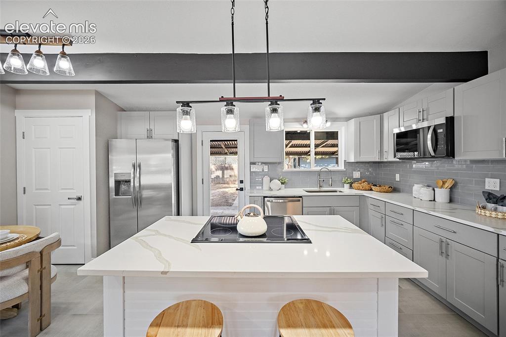 Image 13 of 32: Kitchen