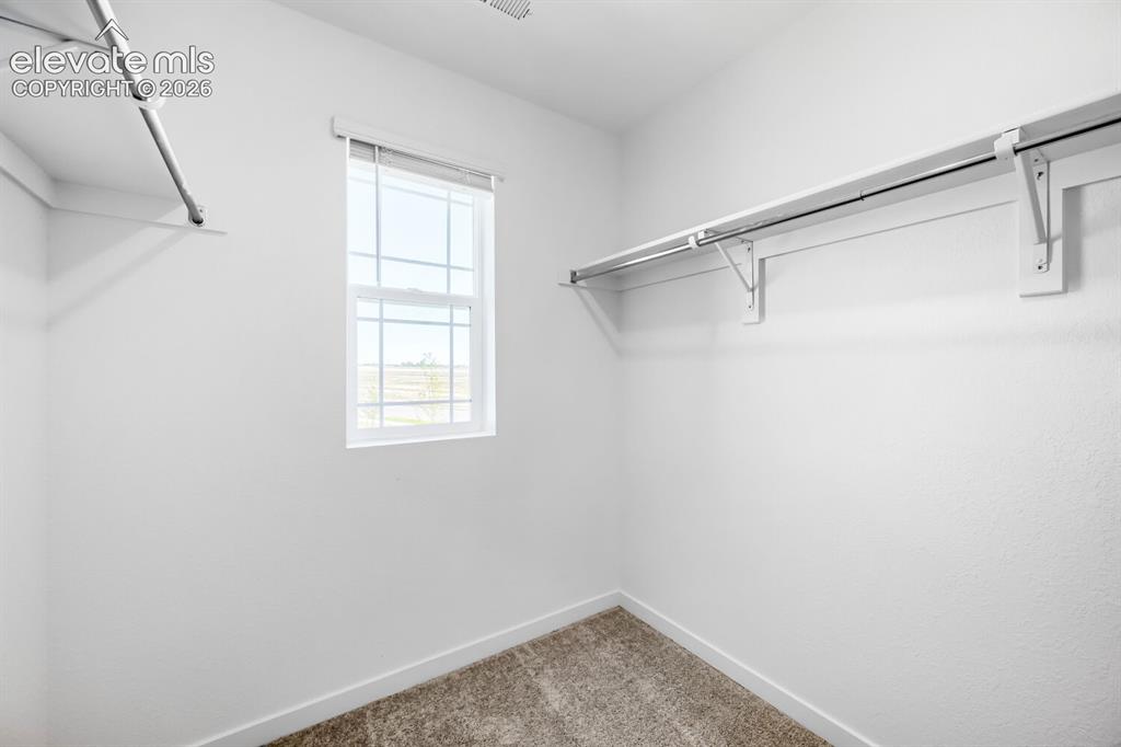 Image 9 of 12: Closet