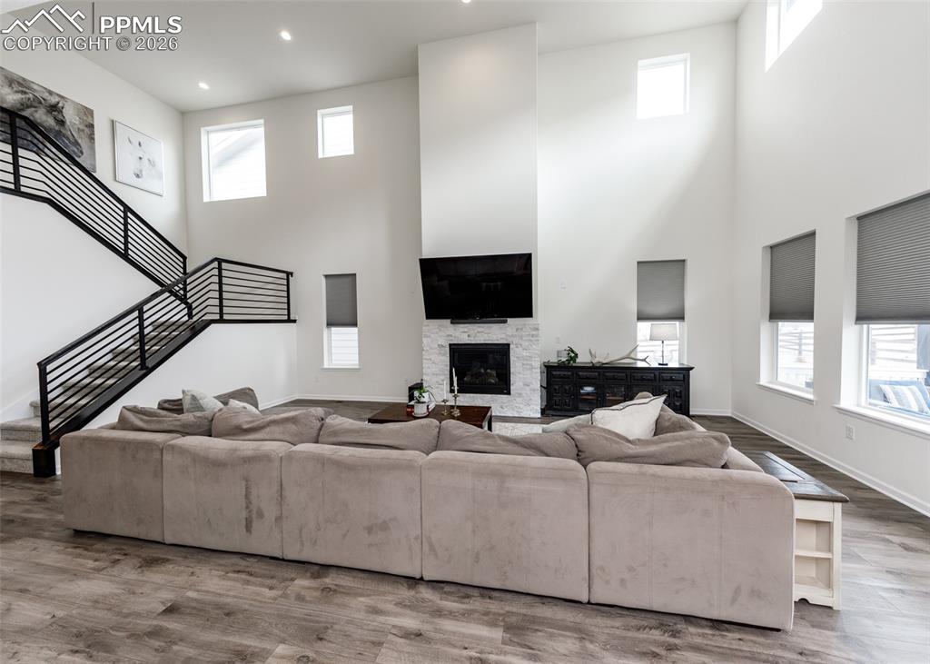 Image 11 of 50: Living Room