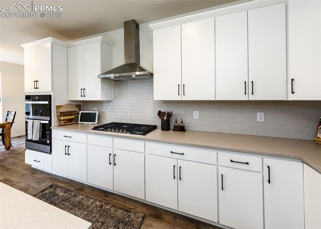 Image 20 of 50: Kitchen