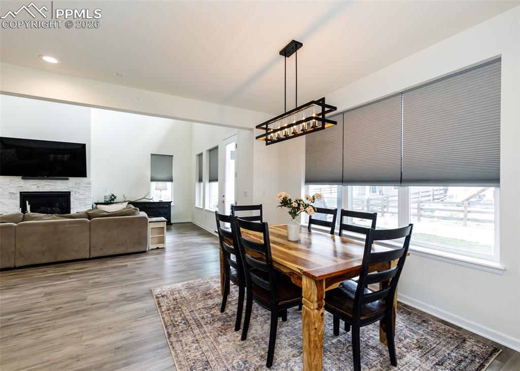 Image 22 of 50: Dining Area