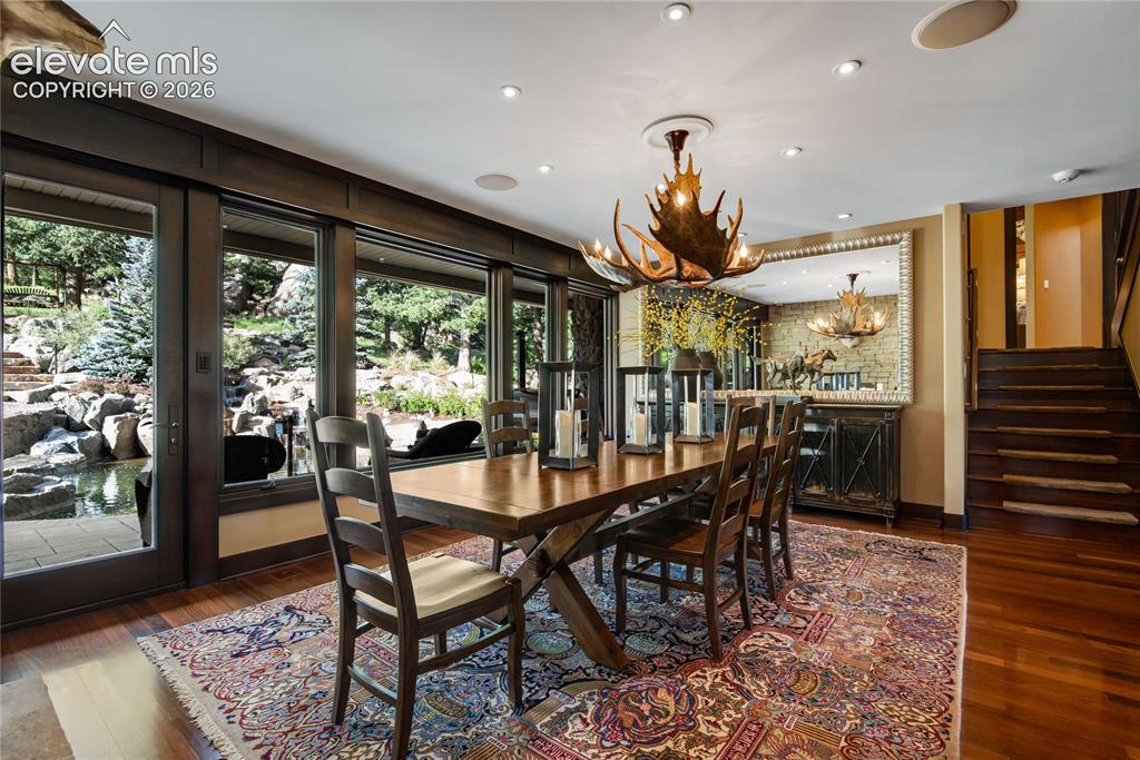 Image 10 of 39: Dining Area