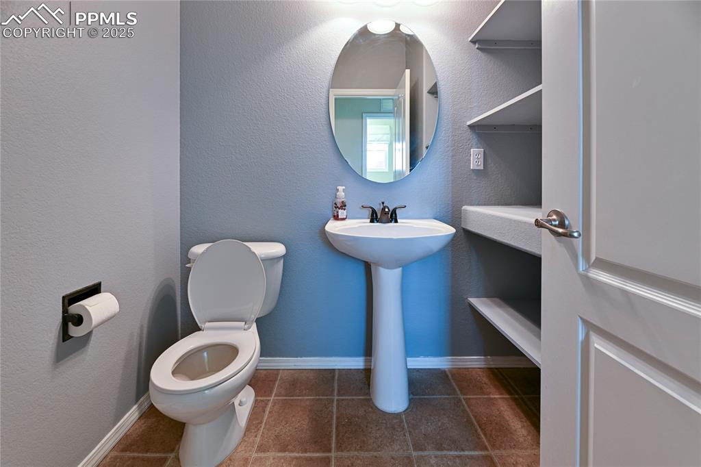 Image 12 of 33: Bathroom