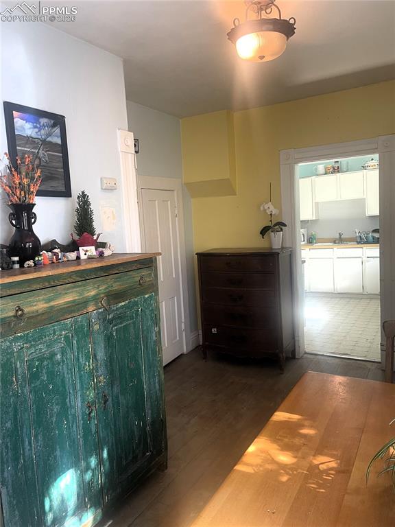 Image 11 of 31: Dining Area