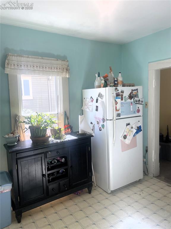 Image 16 of 31: Kitchen