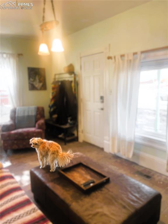 Image 5 of 31: Living Room