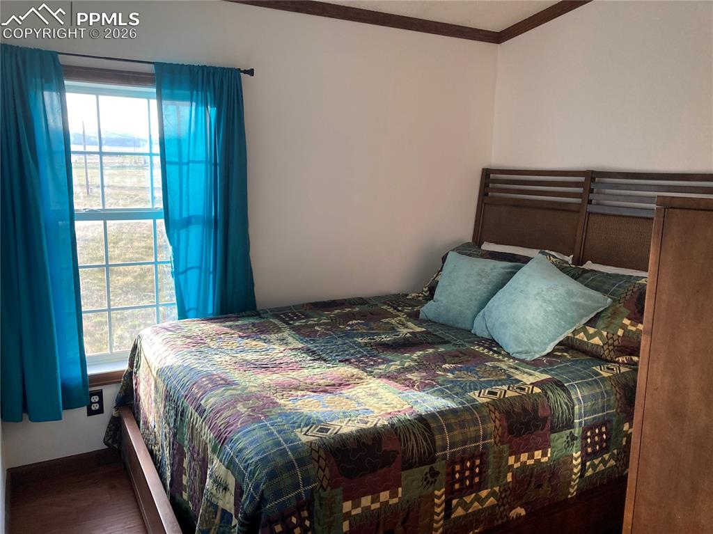 Image 19 of 38: Bedroom