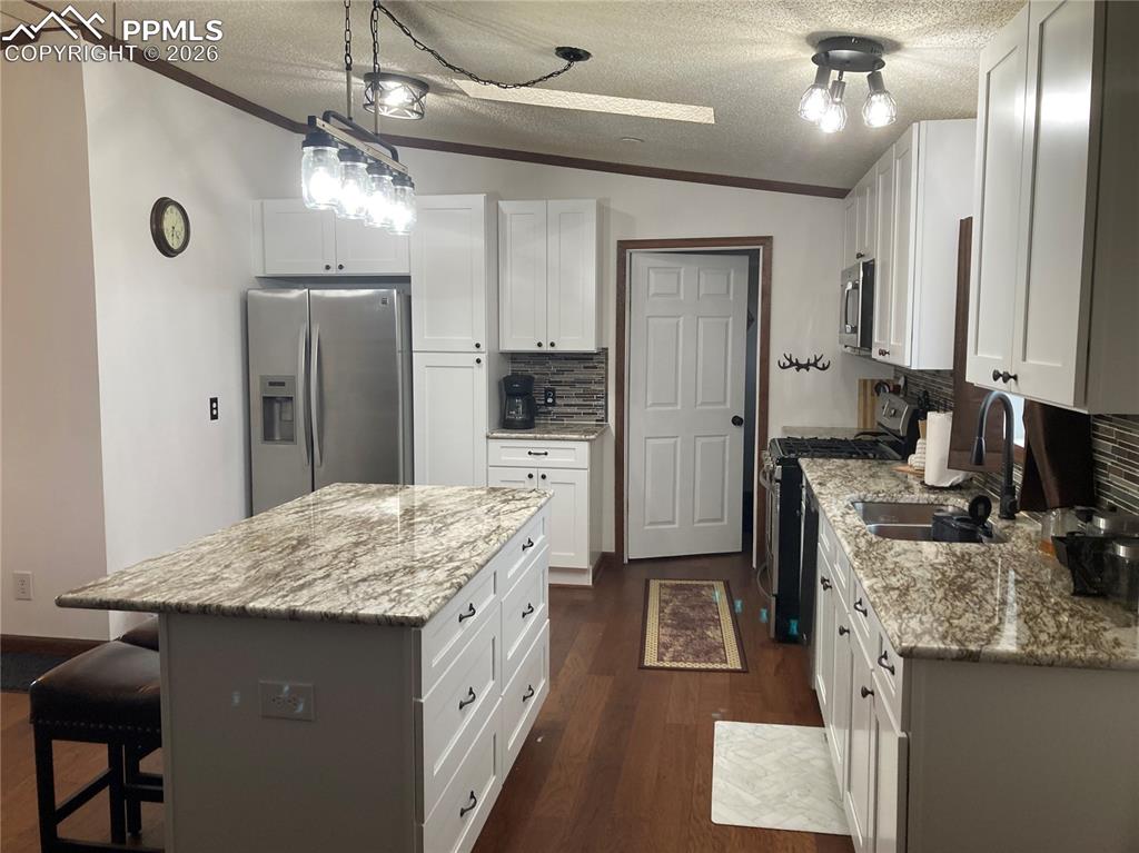 Image 2 of 38: Kitchen