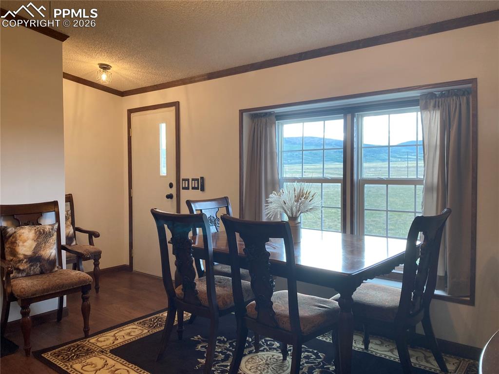 Image 5 of 38: Dining Area