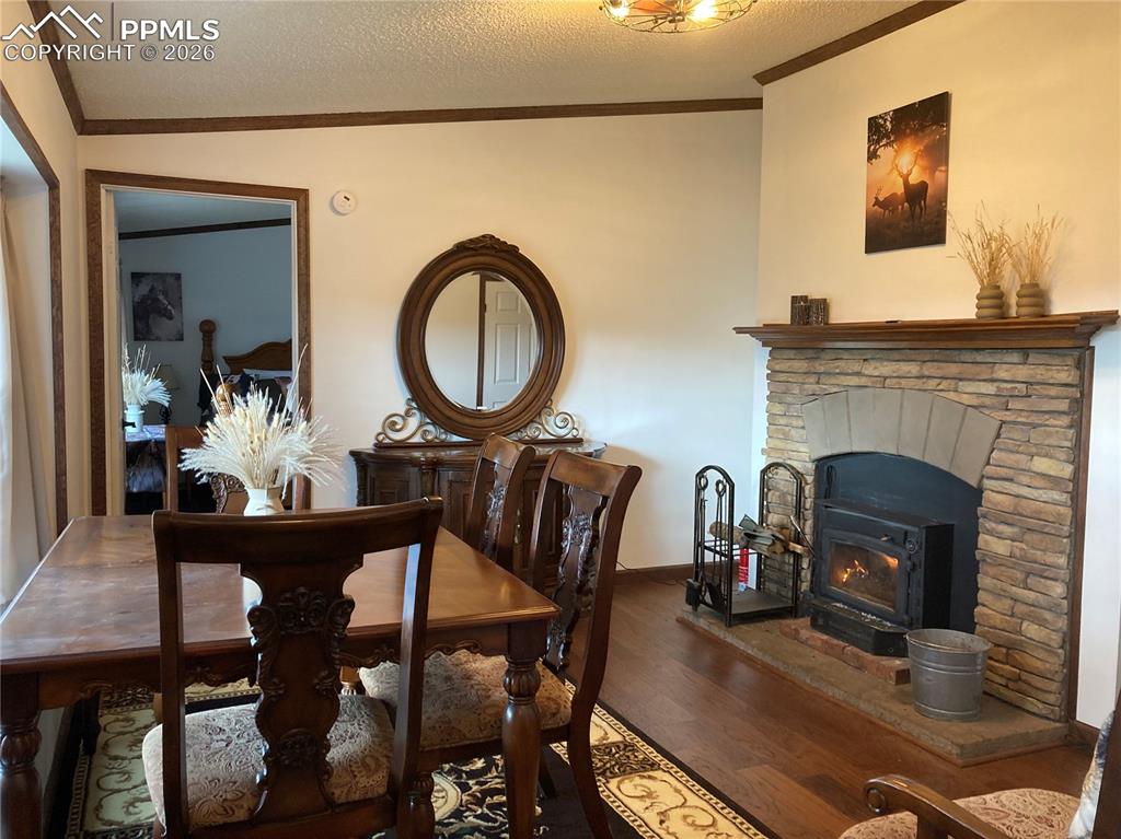 Image 7 of 38: Dining Area