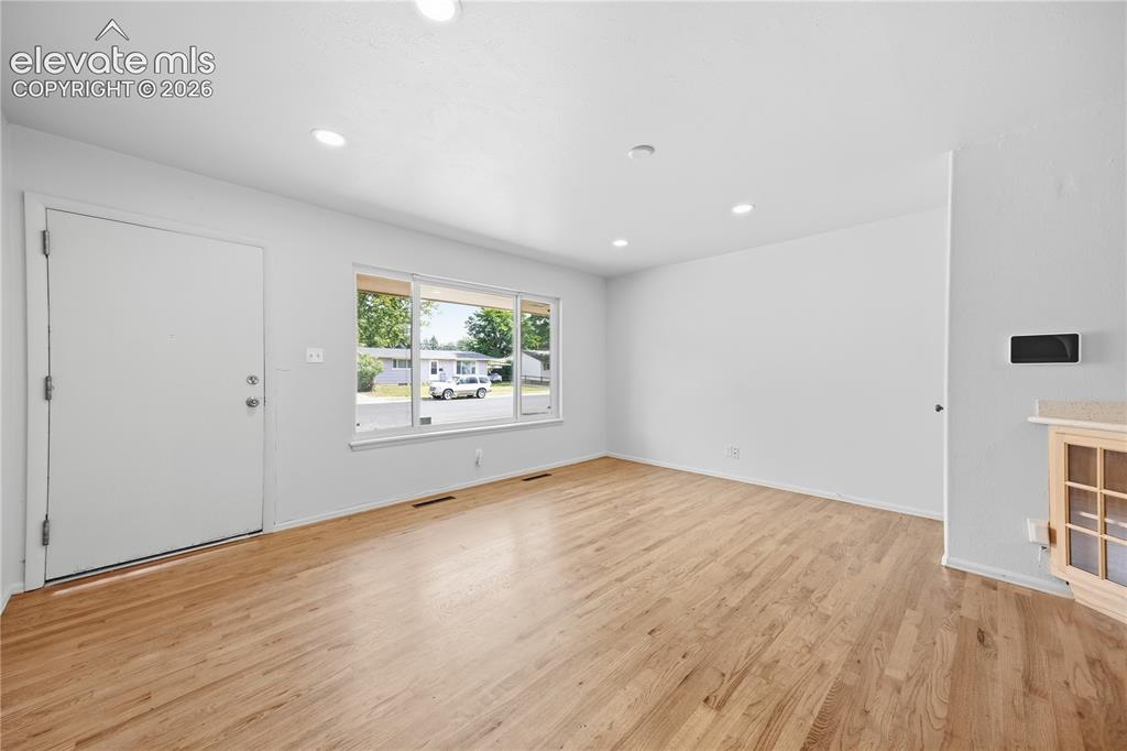 Image 7 of 18: Living Room
