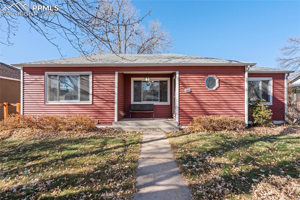 Image 2 of 26: Great fully-fenced front yard