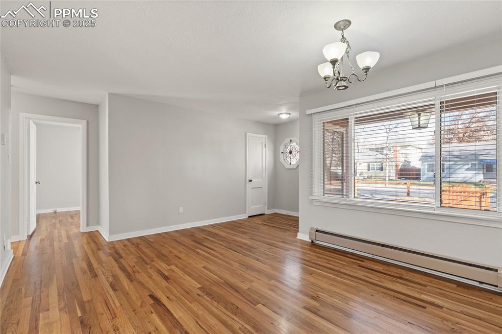 Image 5 of 26: Open and Bright Entry/Living Room