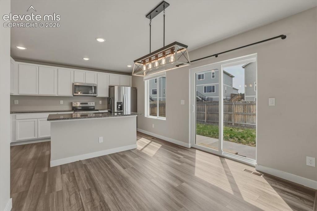 Image 11 of 44: Kitchen