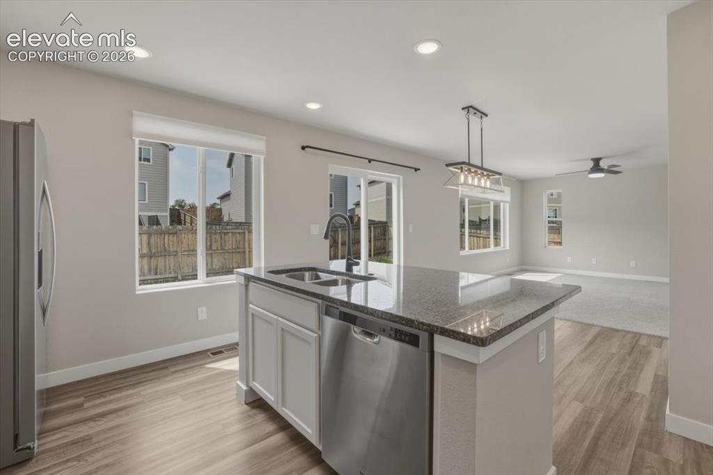 Image 16 of 44: Kitchen