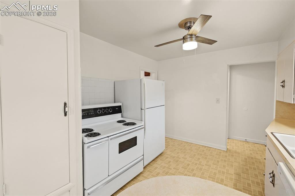 Image 12 of 47: Kitchen