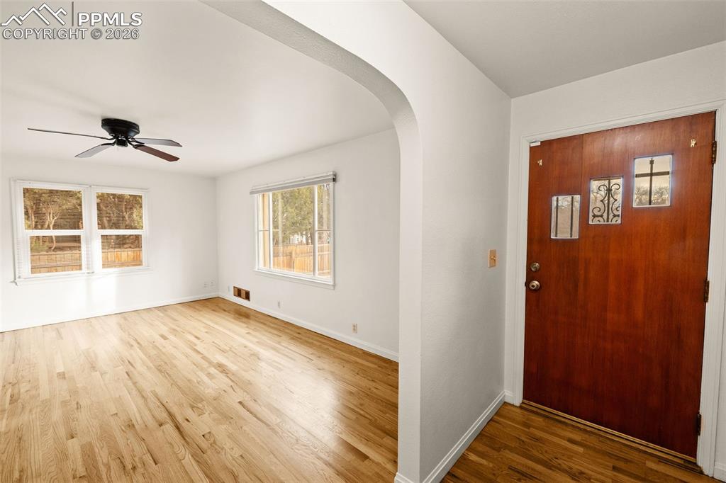 Image 3 of 47: Entry