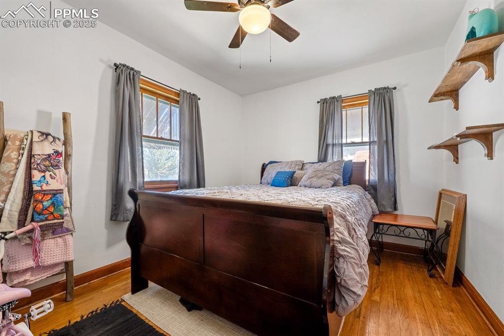 Image 12 of 34: Bedroom