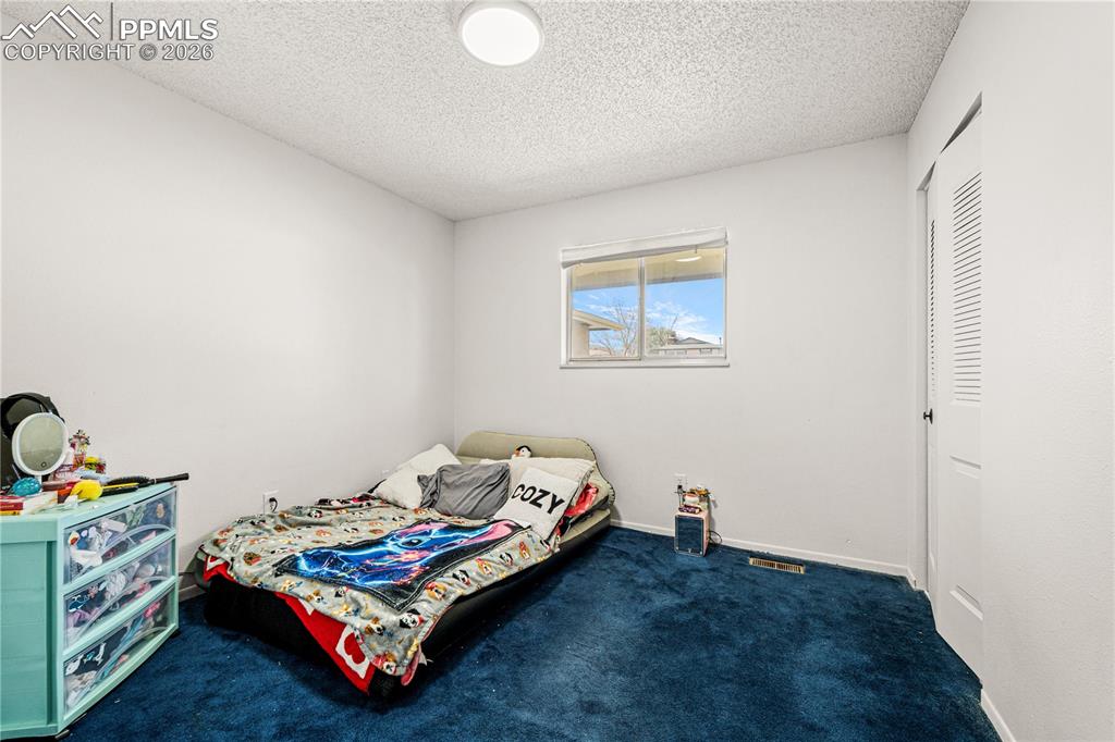 Image 17 of 37: Bedroom