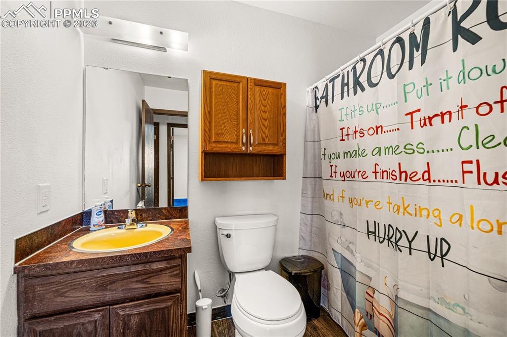 Image 18 of 37: Bathroom